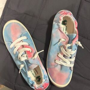 Tiedye slip-ons